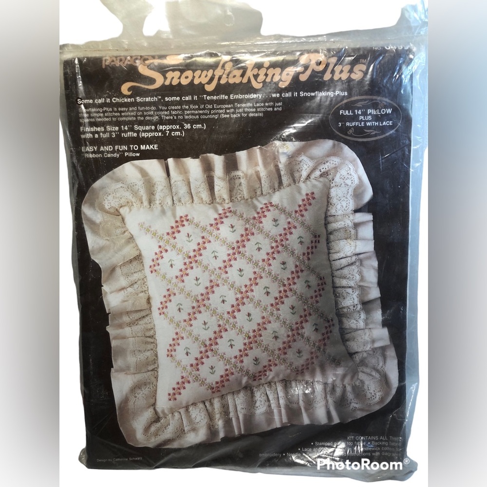 Vintage 1983 Paragon Needlecraft 14” Pillow Embroidery Kit with Lace Ruffle NOS